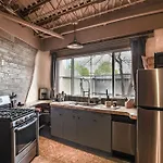 Heart Of Vibrant Railyard-Downtown Loft With Radiant Heat And Deep Luxurious Soaking Tub