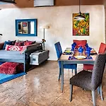 Heart Of Vibrant Railyard-Large Downtown Loft With Prime Location And Beautiful Deck