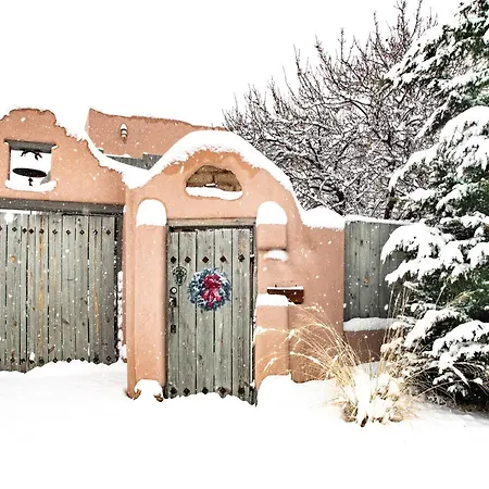 Hébergement de vacances Heart Of Vibrant Railyard-large Downtown Loft With Prime Location And Beautiful Deck Santa Fé